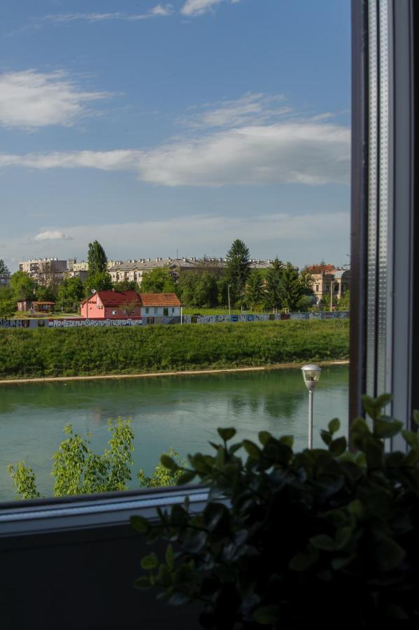 Cozy River View Karlovac